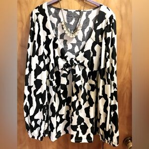 Ava & Viv Black and White Blouse